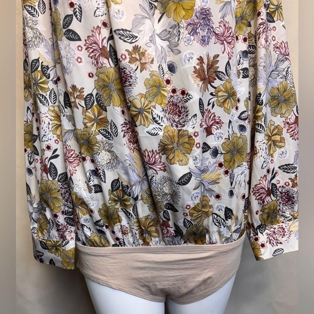 Loft‎ Outlet Long Sleeve Floral Blouse Bodysuit Size Medium - Picture 6 of 10